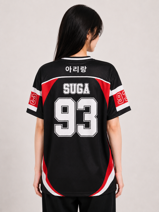 Maillot Football Arirang BTS porté, vu de dos — 아리랑 SUGA 93 — KpopCore