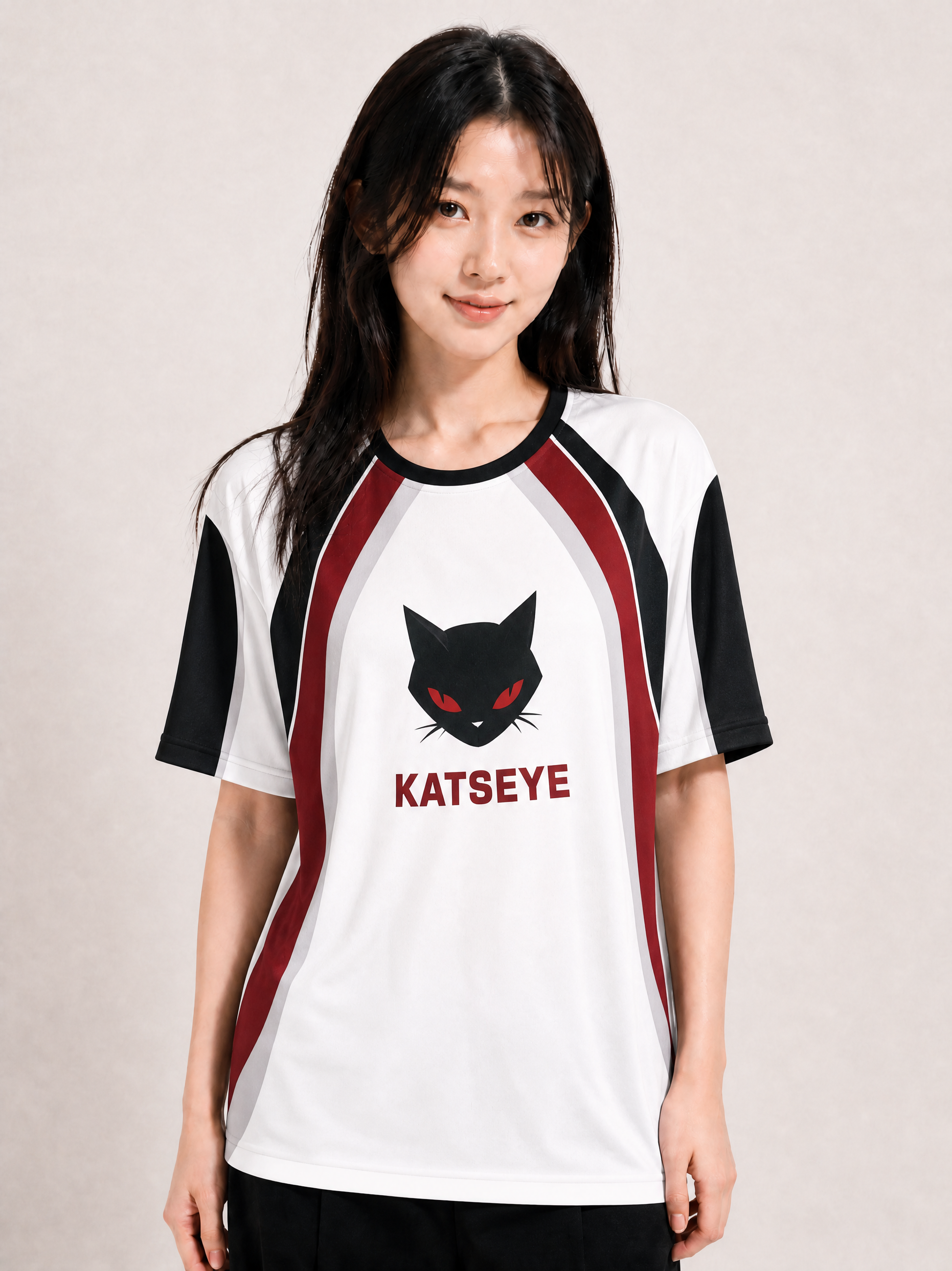 Maillot Cat KATSEYE — blanc, panneaux rouge et noir, chat noir | KpopCore