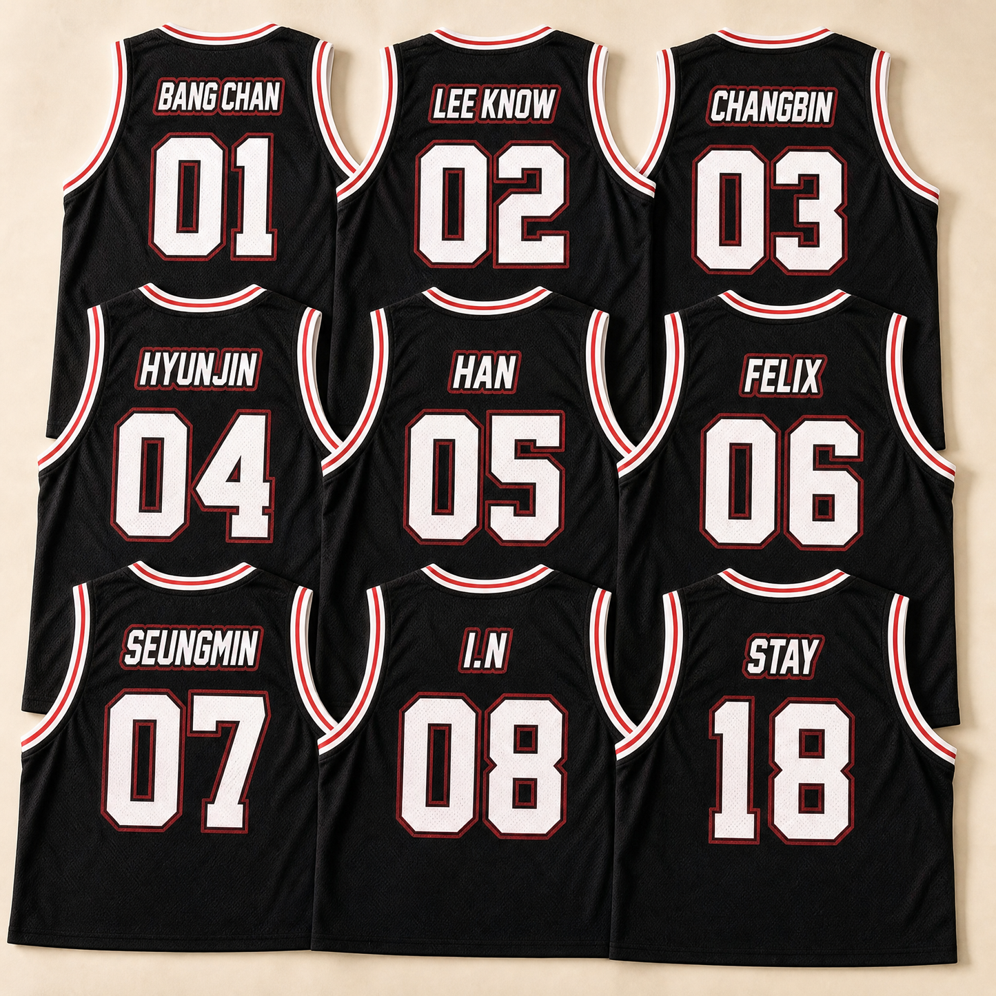 Toutes les variantes au dos — BANG CHAN 01, LEE KNOW 02, CHANGBIN 03, HYUNJIN 04, HAN 05, FELIX 06, SEUNGMIN 07, I.N 08, STAY 18