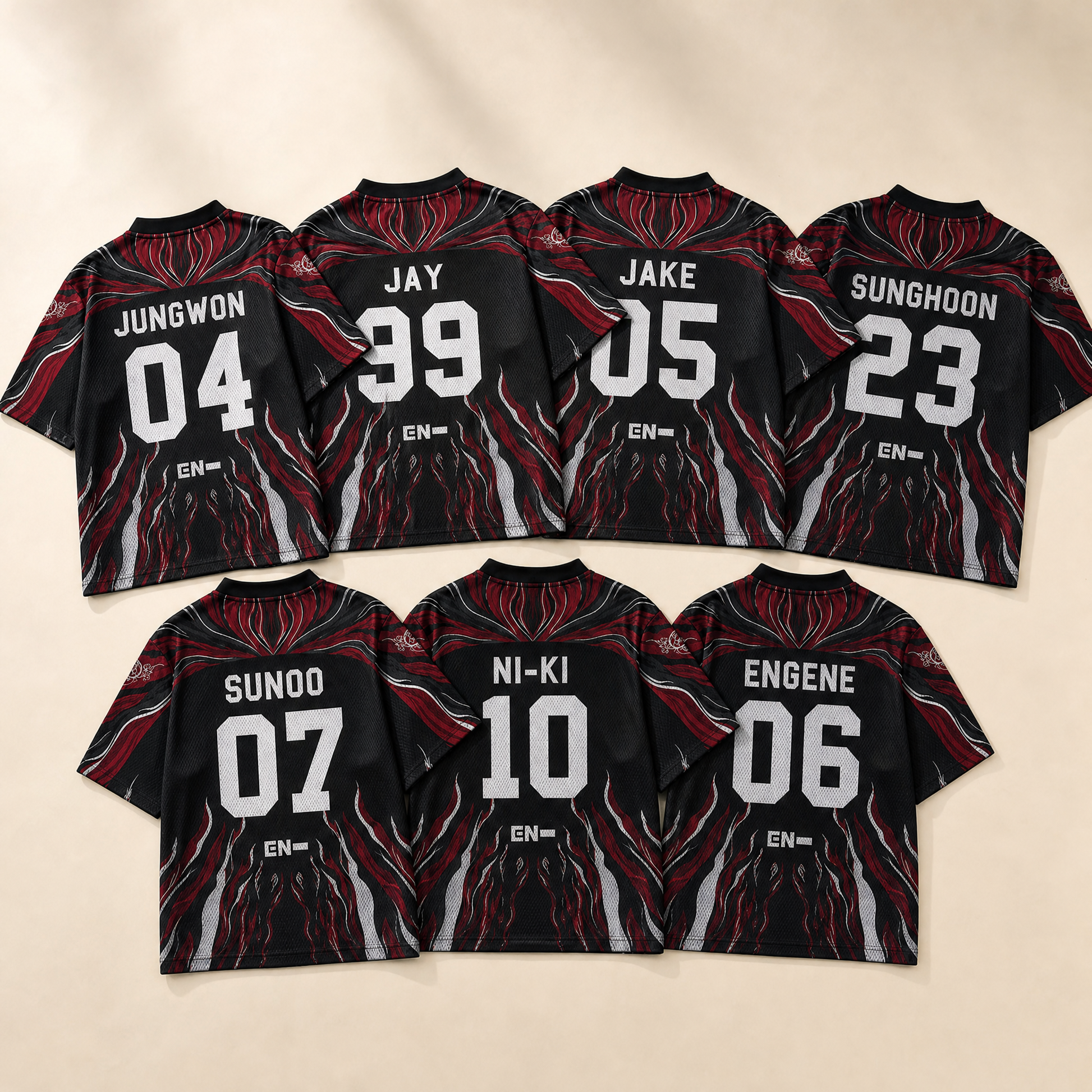 Toutes les variantes au dos — Jungwon 04, Jay 99, Jake 05, Sunghoon 23, Sunoo 07, Ni-ki 10, ENGENE 06
